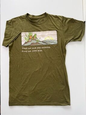 Frog and Toad Mens Graphic Tee Green Size M "Toad sat and did nothing" Shirt